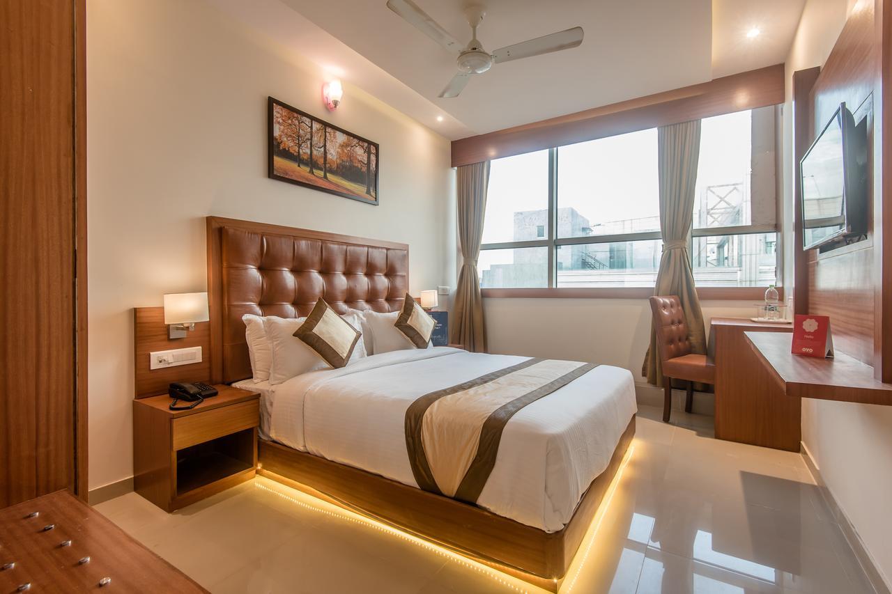 Oyo 9328 Empire Suite Navi Mumbai Dış mekan fotoğraf
